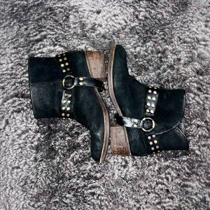 UGG Womens Darling Harness Short Cowgirl Cowboy Buckled Studded Suede Boots